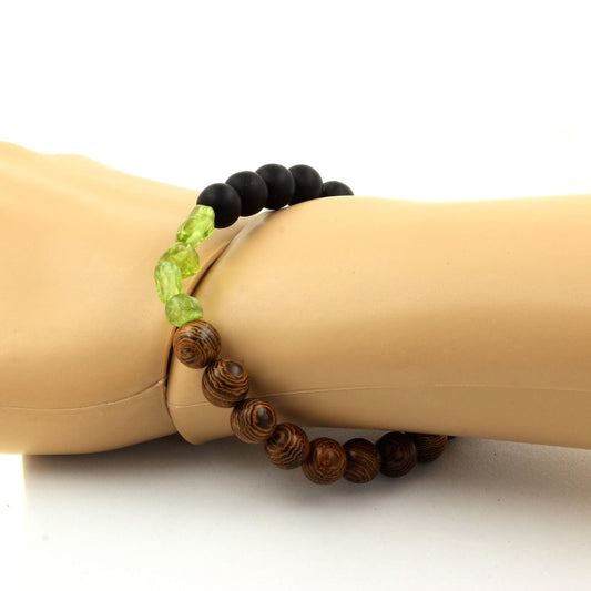 Péridot de Myanmar (Birmanie) + Perles Onyx noir mat + bois. Bracelet en Perles naturelles
