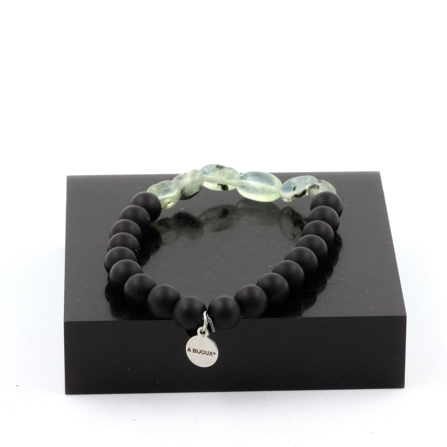 Prehnite du Canada + Perles Onyx noir mat. Bracelet en Perles naturelles