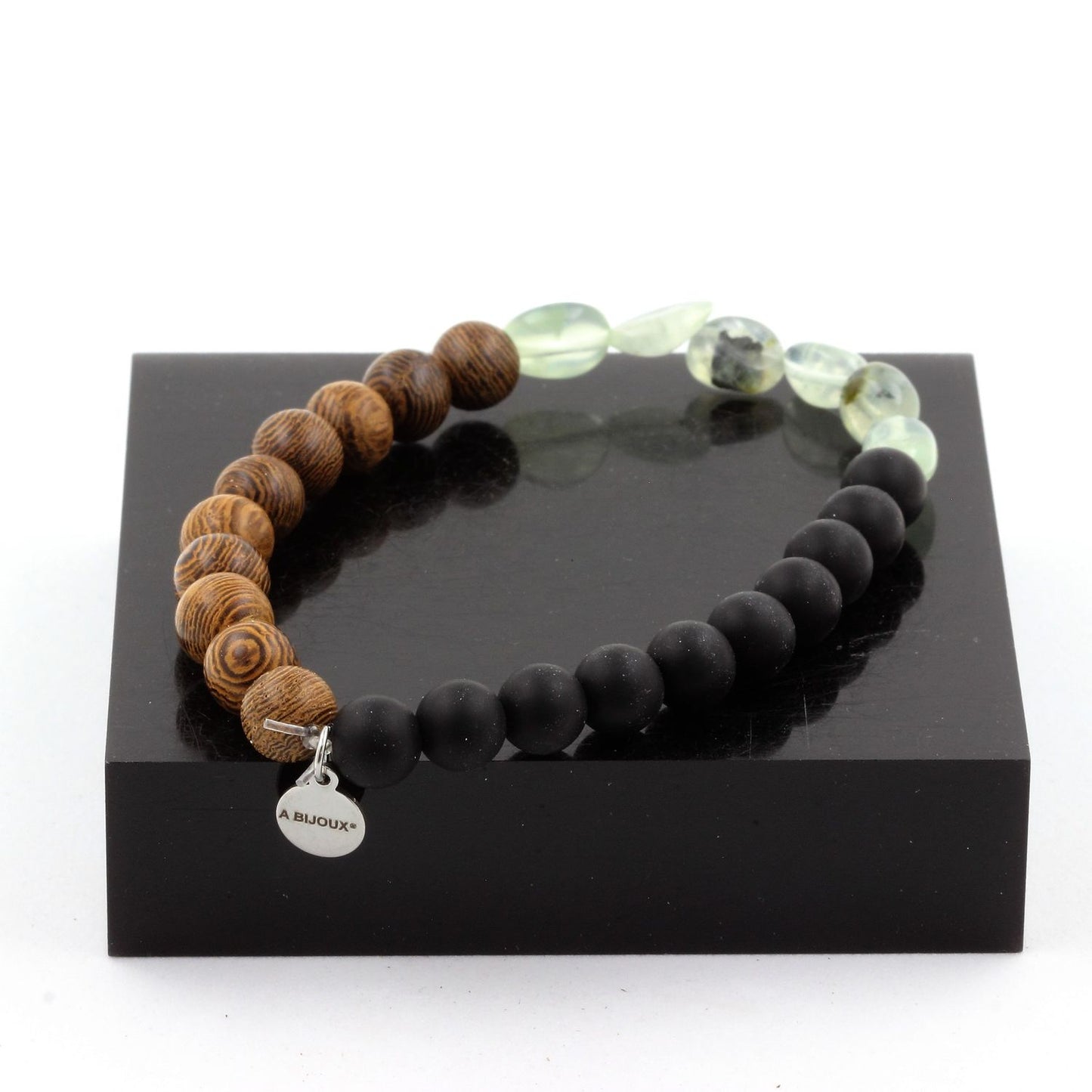 Prehnite du Canada + Perles Onyx noir mat + bois. Bracelet Perles