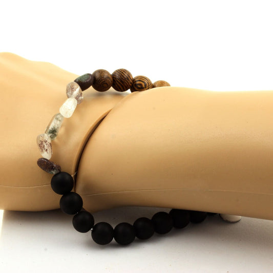 Quartz fantôme vert du Brésil + Perles Onyx noir mat + bois. Bracelet Perles
