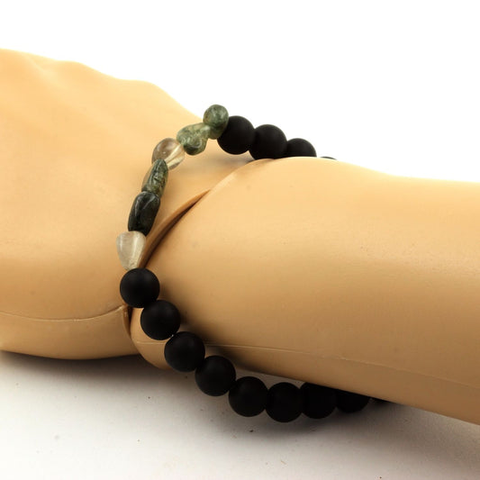 Quartz rutile vert du Brésil + Perles Onyx noir mat. Bracelet Perles