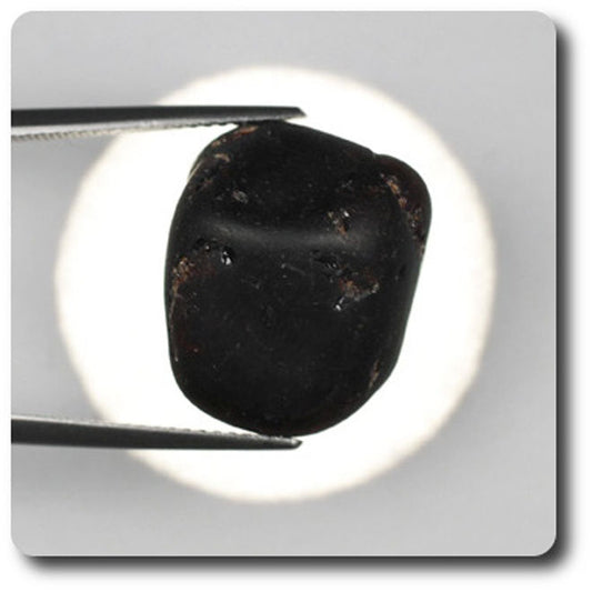 Grenat Almandin. 39.51 carats. Afrique