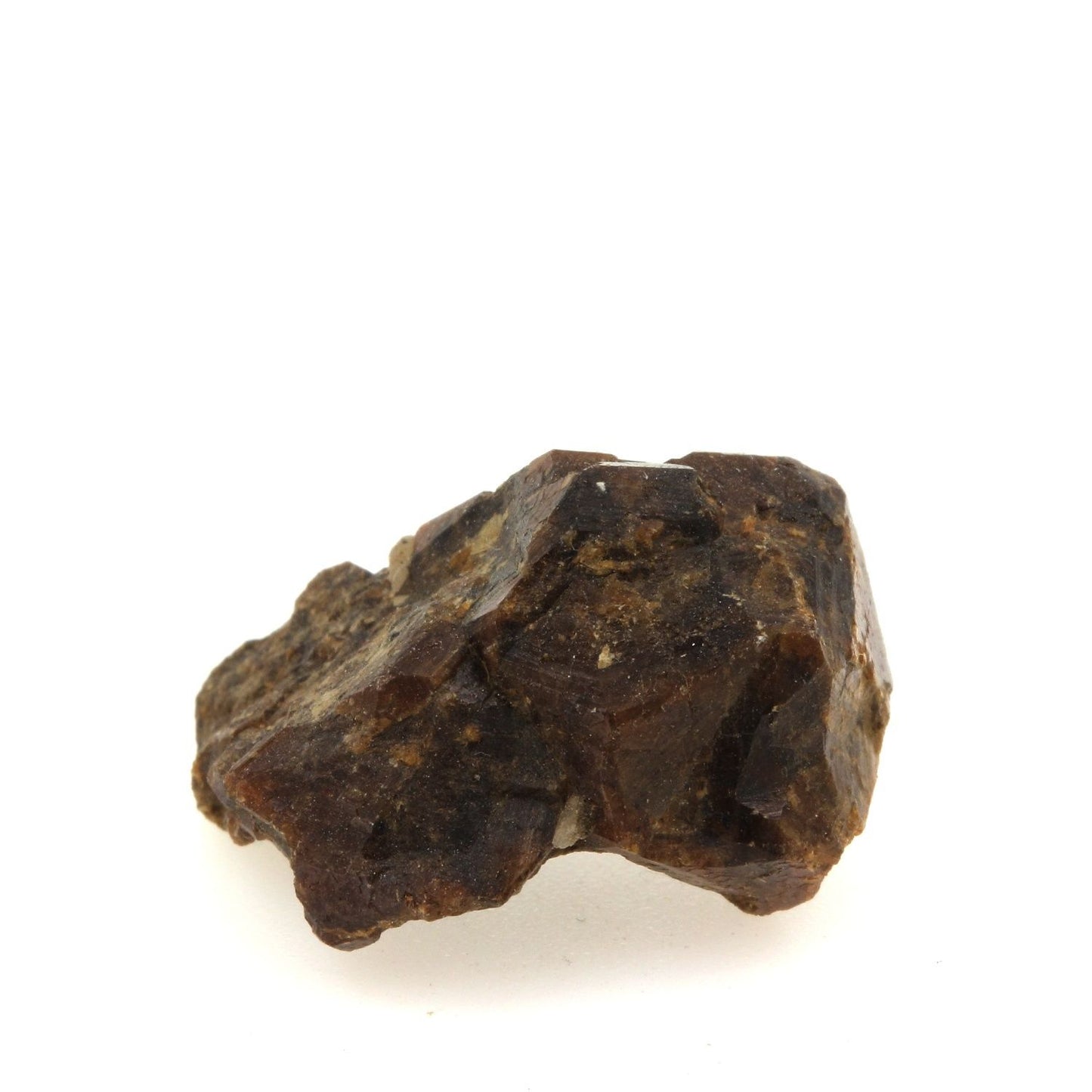 Grenat Catalan Grossulaire-Andradite. 37.9 carats. Pyrénées-Orientales, France