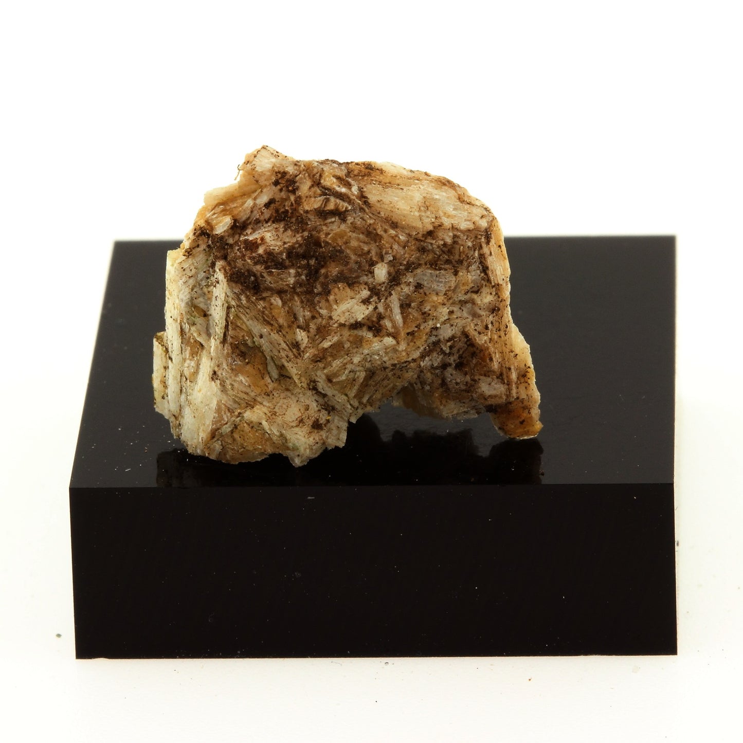 Pisolite, 18.1 carats, Lanark, Ontario, Canada