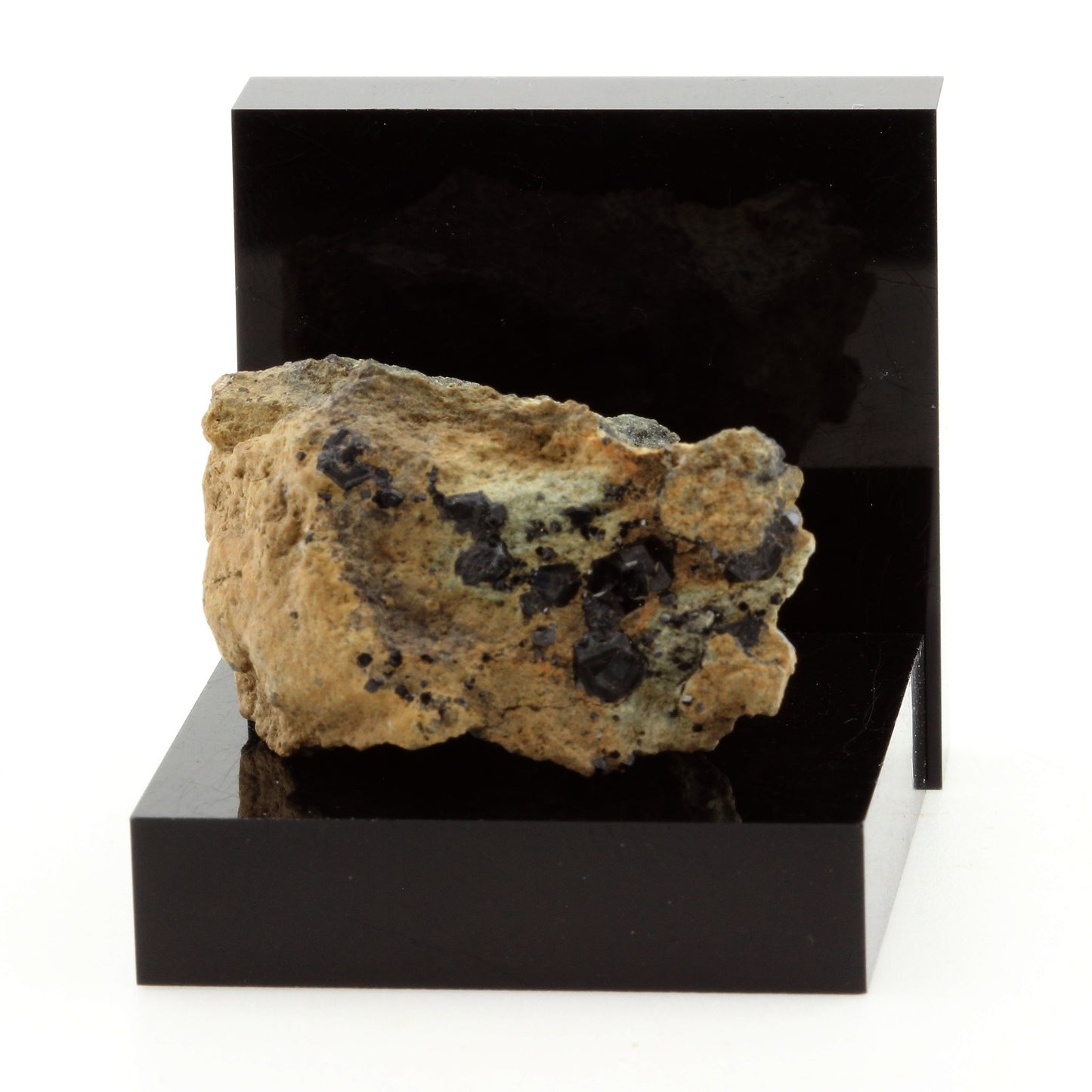 Grenat Melanite. 108.9 carats. San Benito Co., California, USA