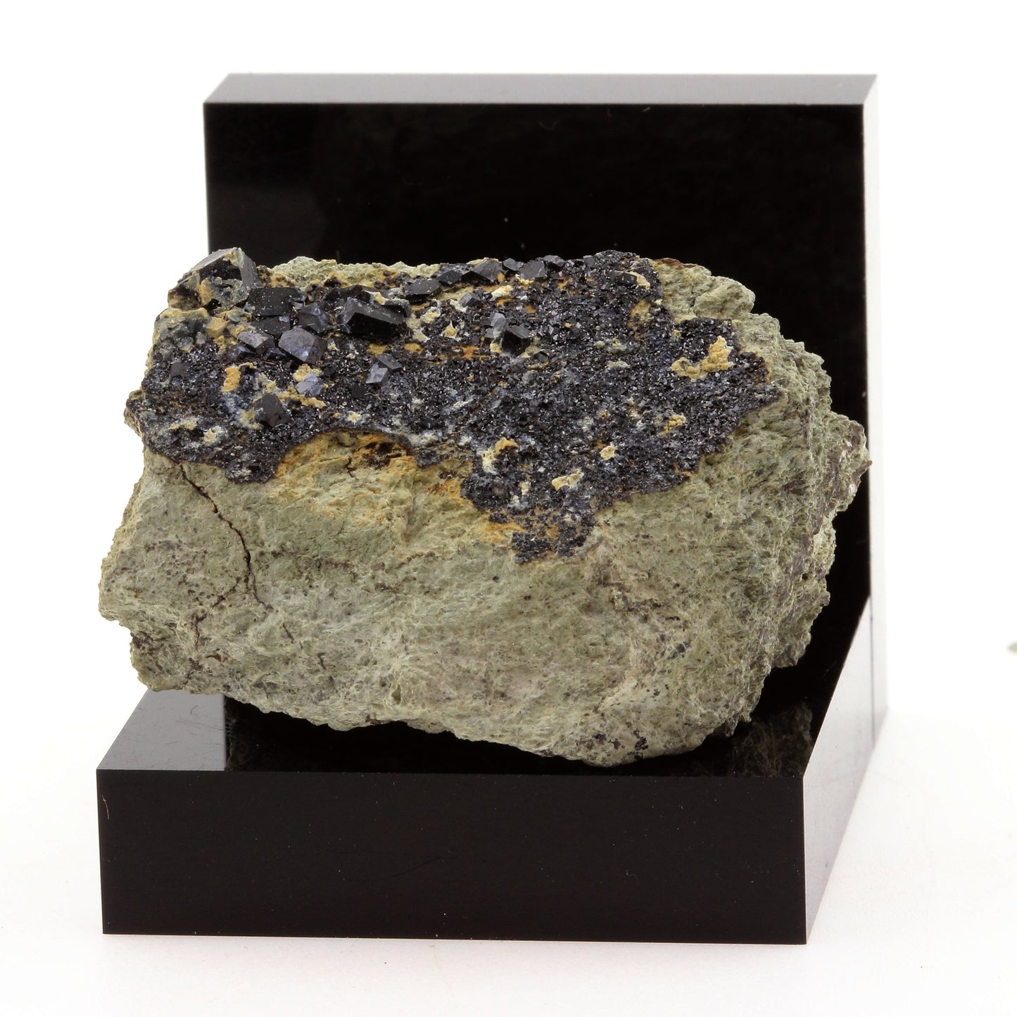 Grenat Melanite. 169.6 carats. San Benito Co., California, USA