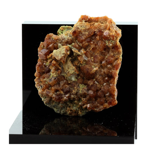 Grenat Grossulaire + Diopside. 515.7 carats. Bishop Mine, California, USA