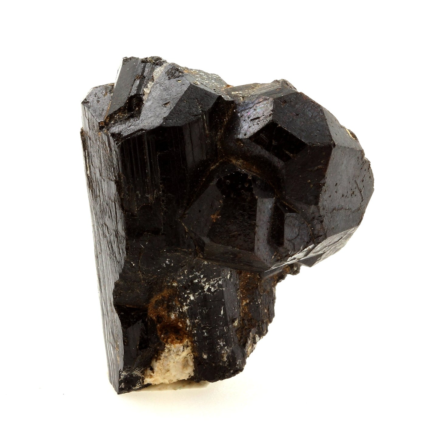 Tourmaline Schörl + Grenat Almandin. 110.9 carats. Tsarafara, Madagascar