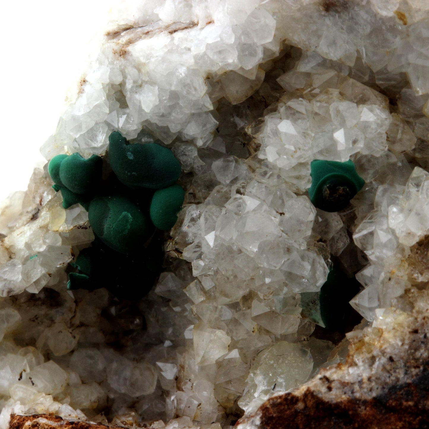 Malachite + Quartz. 1405.1 carats. Massif de l'Arize, Séronais, Ariège, France