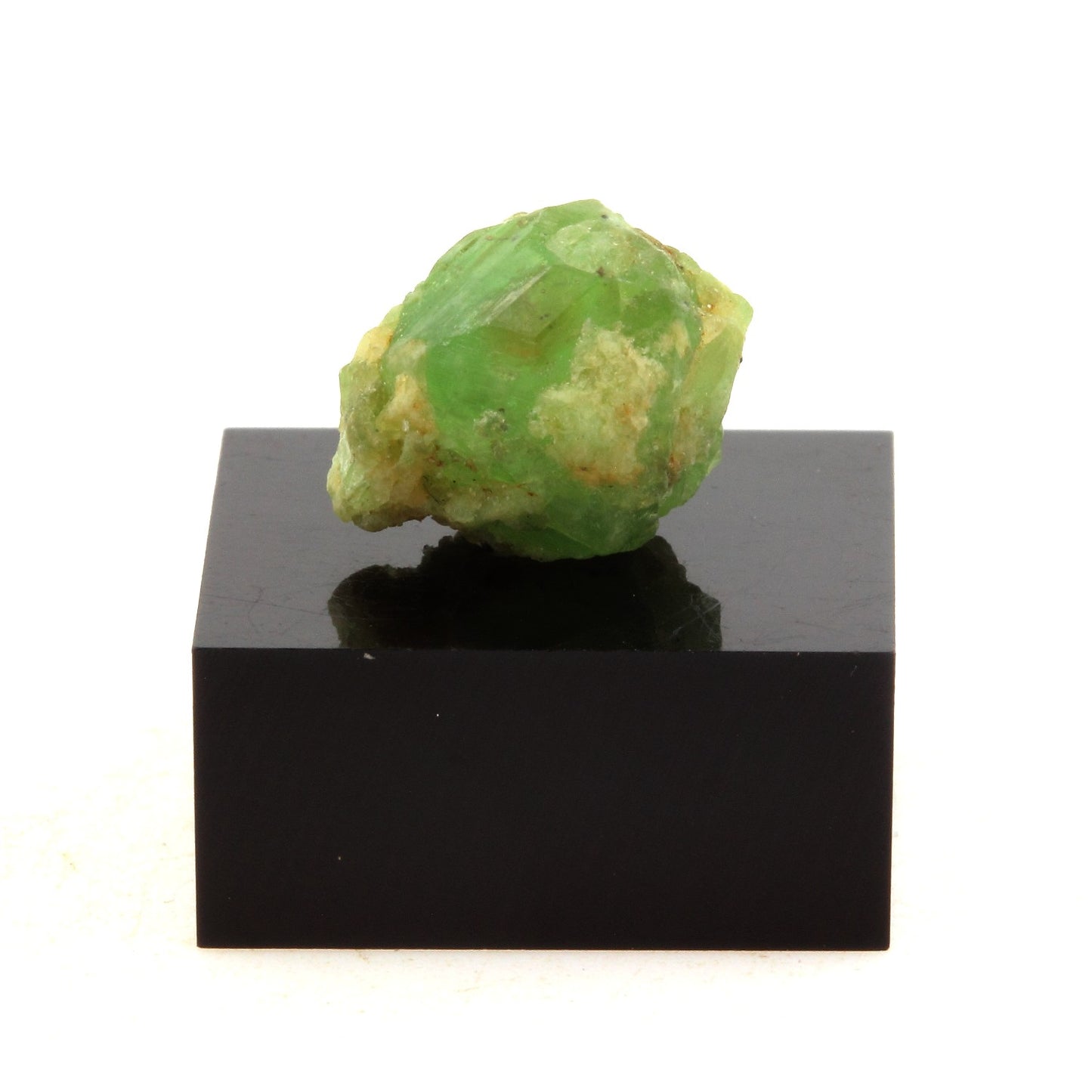 Grenat Grossulaire Tsavorite. 10.96 carats. Merelani Hills, Tanzanie