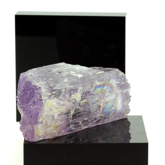 Kunzite. 335.4 carats. Konar Province, Afghanistan