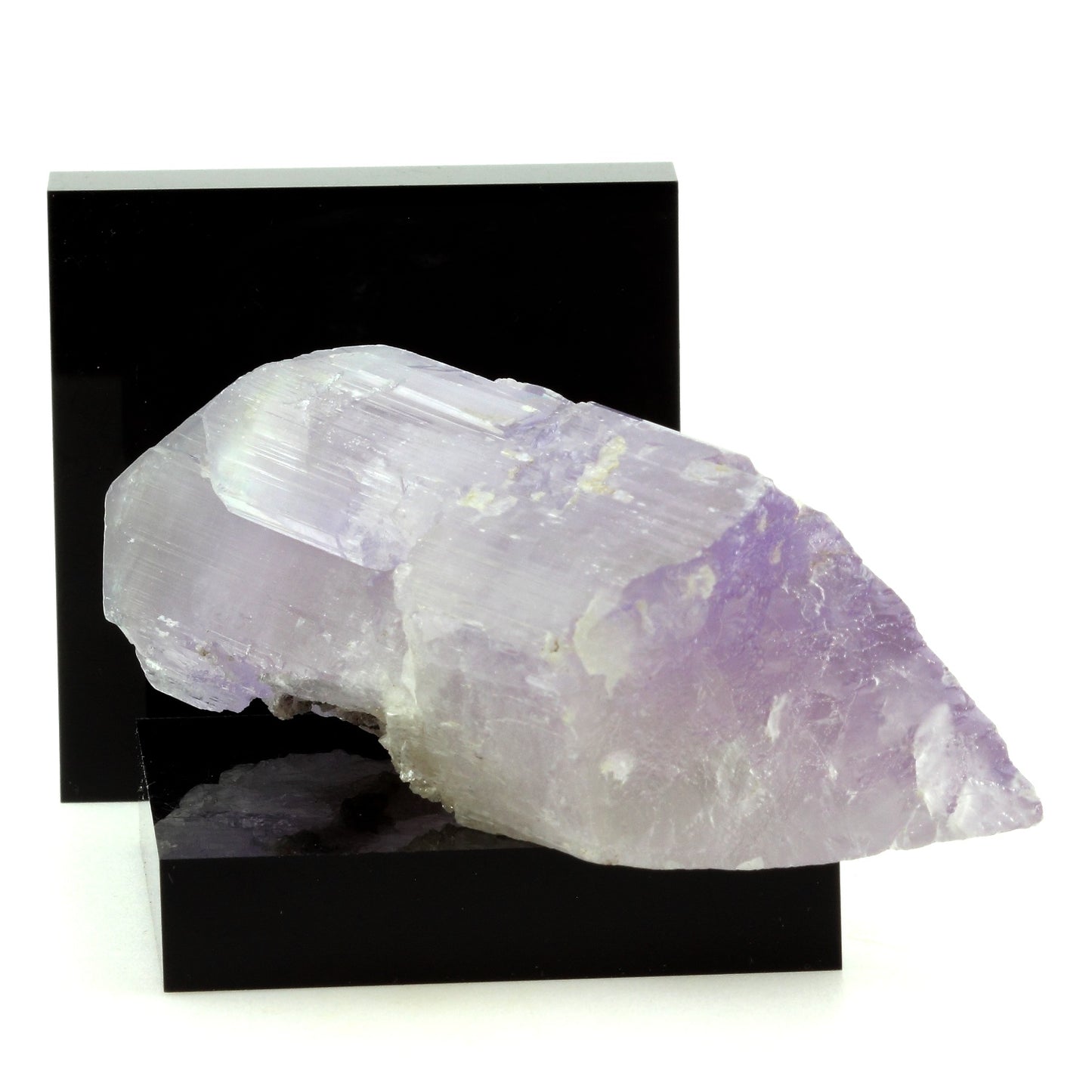 Kunzite. 605.5 carats. Konar Province, Afghanistan