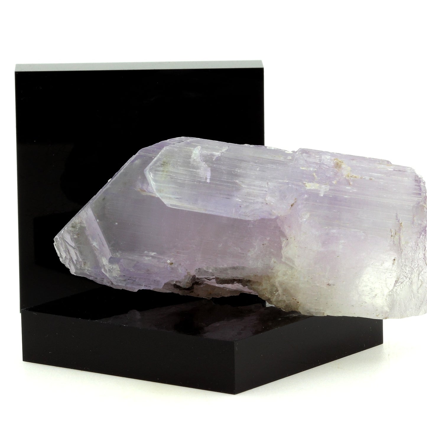 Kunzite. 605.5 carats. Konar Province, Afghanistan