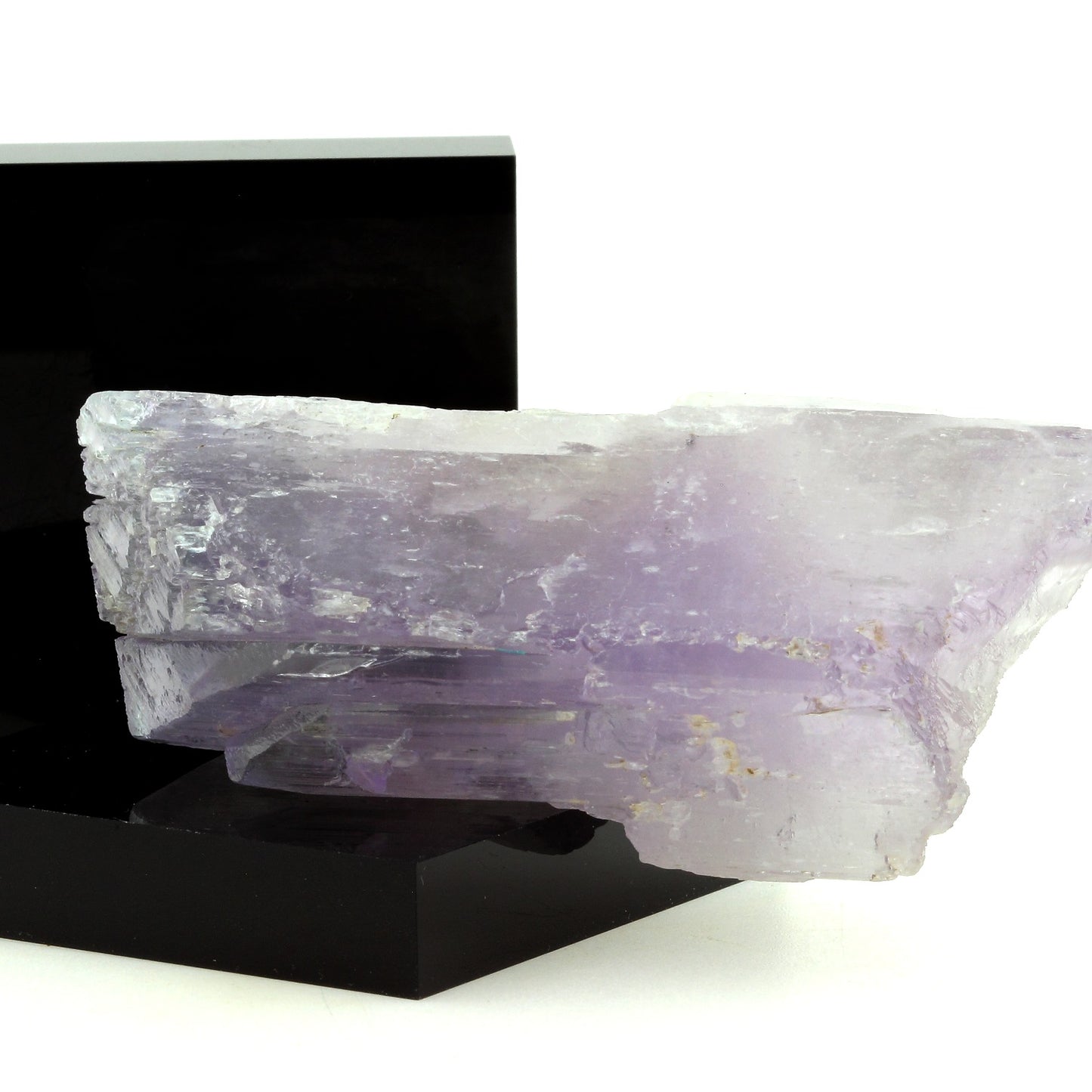 Kunzite. 605.5 carats. Konar Province, Afghanistan