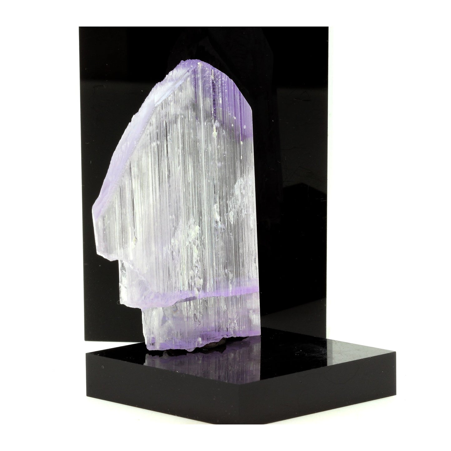 Kunzite. 402.3 carats. Konar Province, Afghanistan