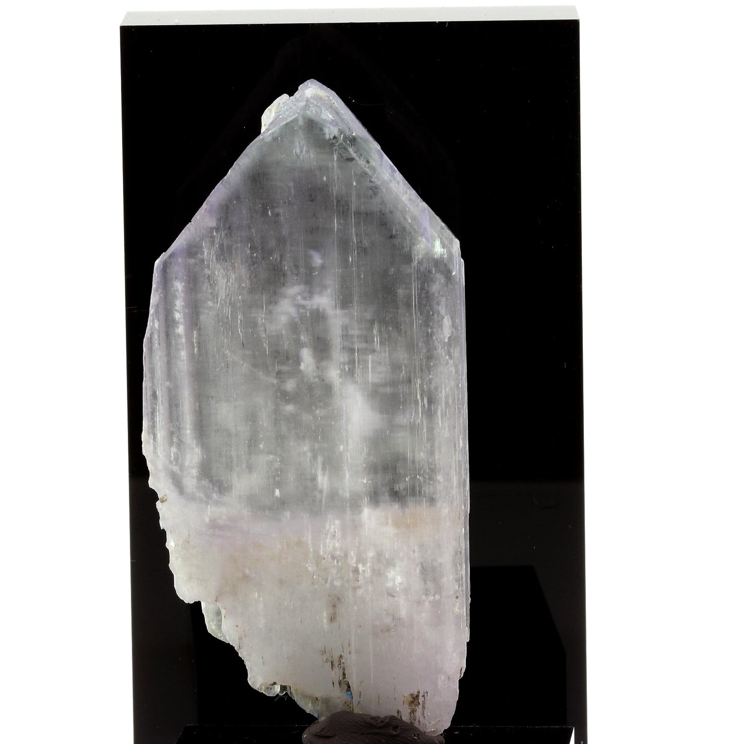 Kunzite. 313.9 carats. Konar Province, Afghanistan