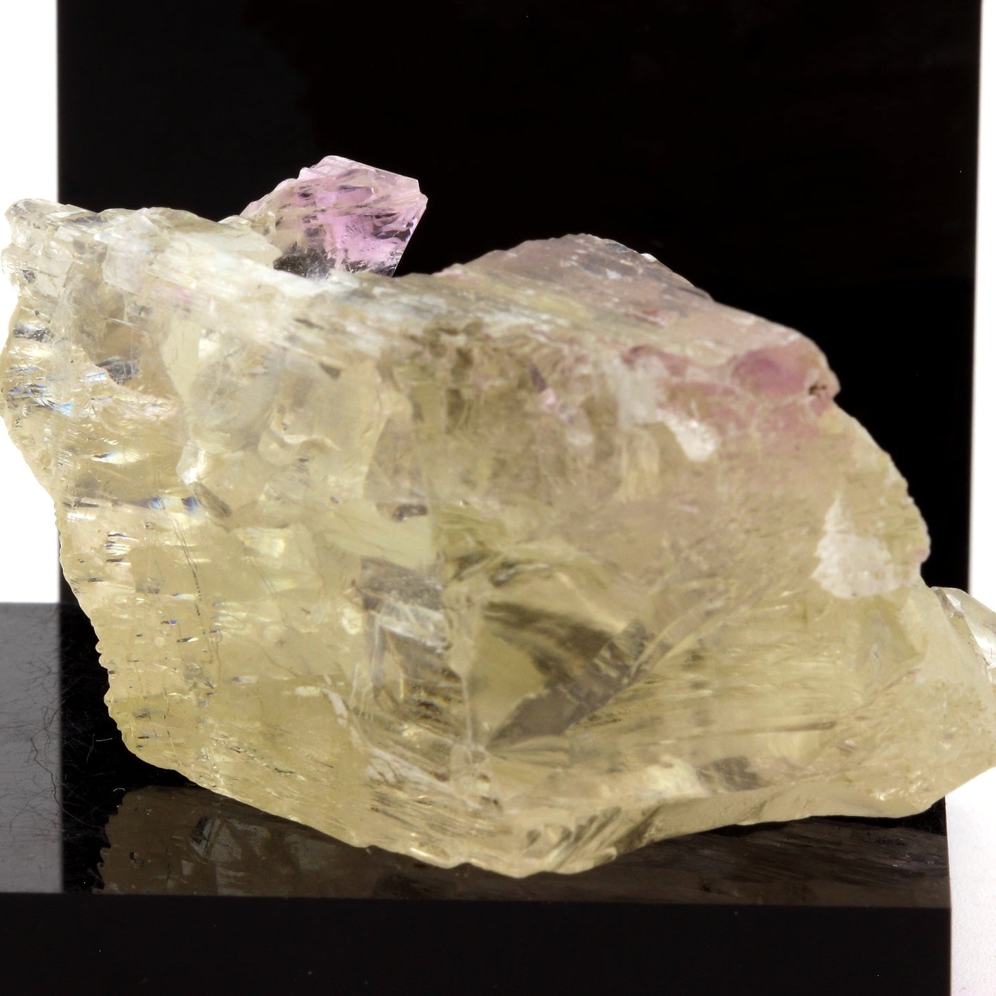 Kunzite. 340.6 carats. Konar Province, Afghanistan