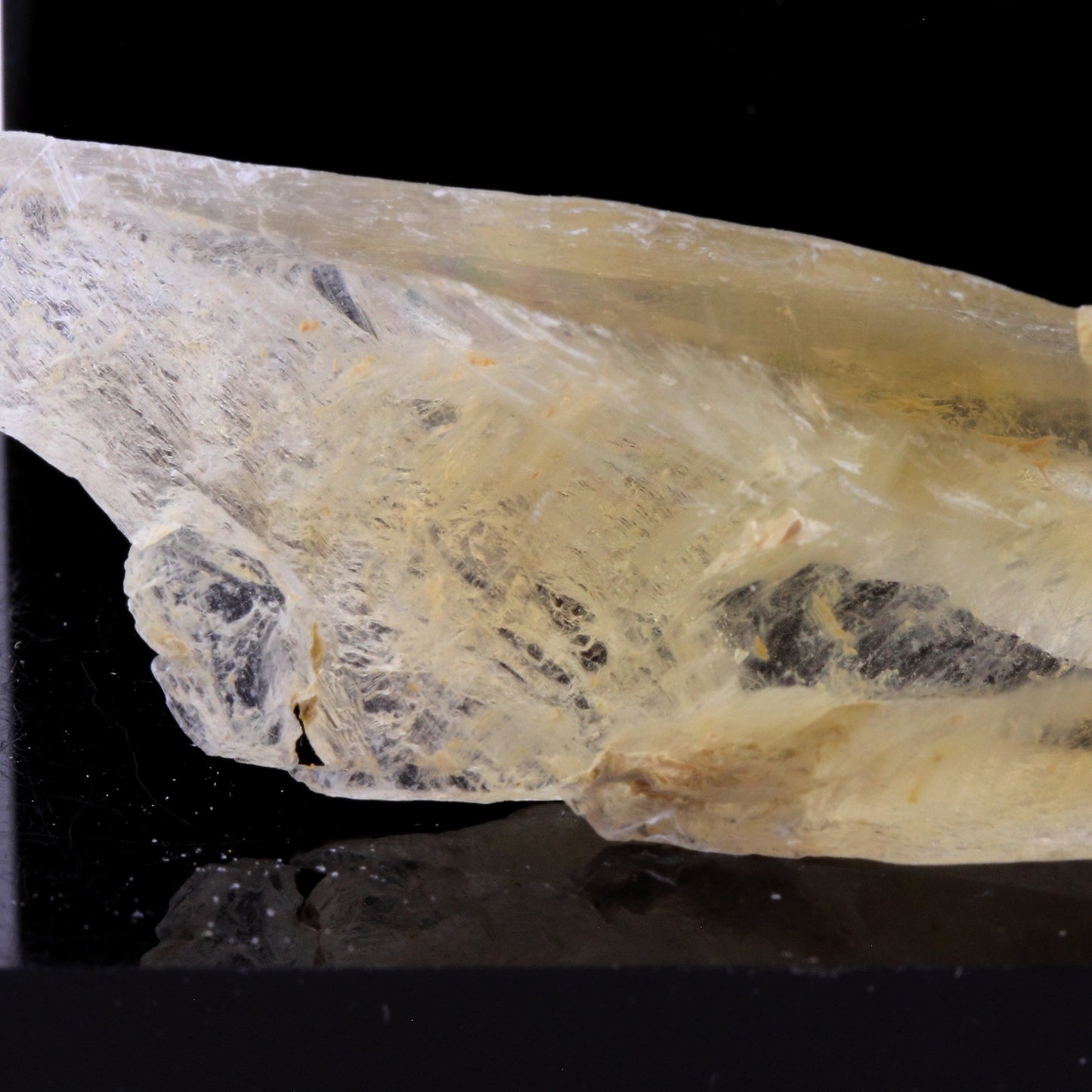 Gypse. 92.4 carats. Grignan, Drôme, France