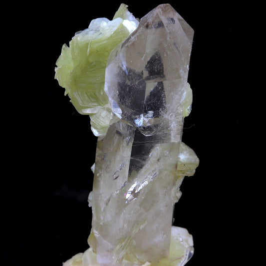 Quartz + Muscovite, 225.9 carats, Galileia, Minas Gerais, Brésil