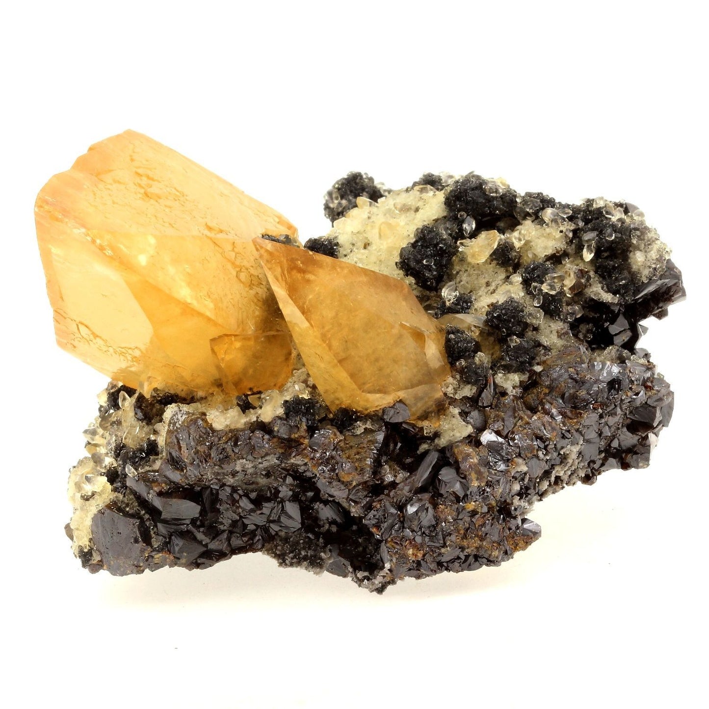 Calcite + Sphalerite. 1840.0 carats. En provenance de Elmwood mine, Carthage, Smith Co., Tennessee, USA