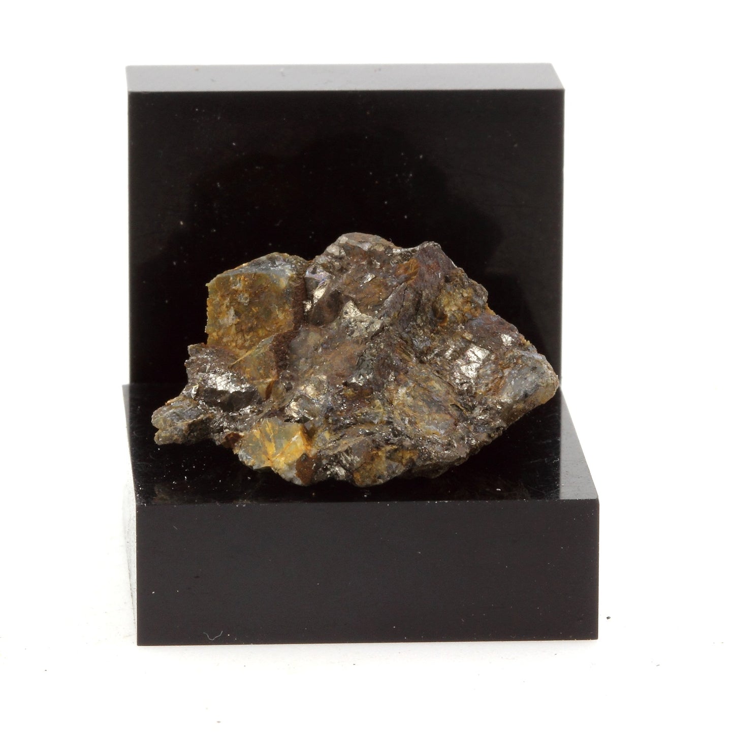 Hématite + Pyrite. 35.76 carats. Marmora, Ontario, Canada