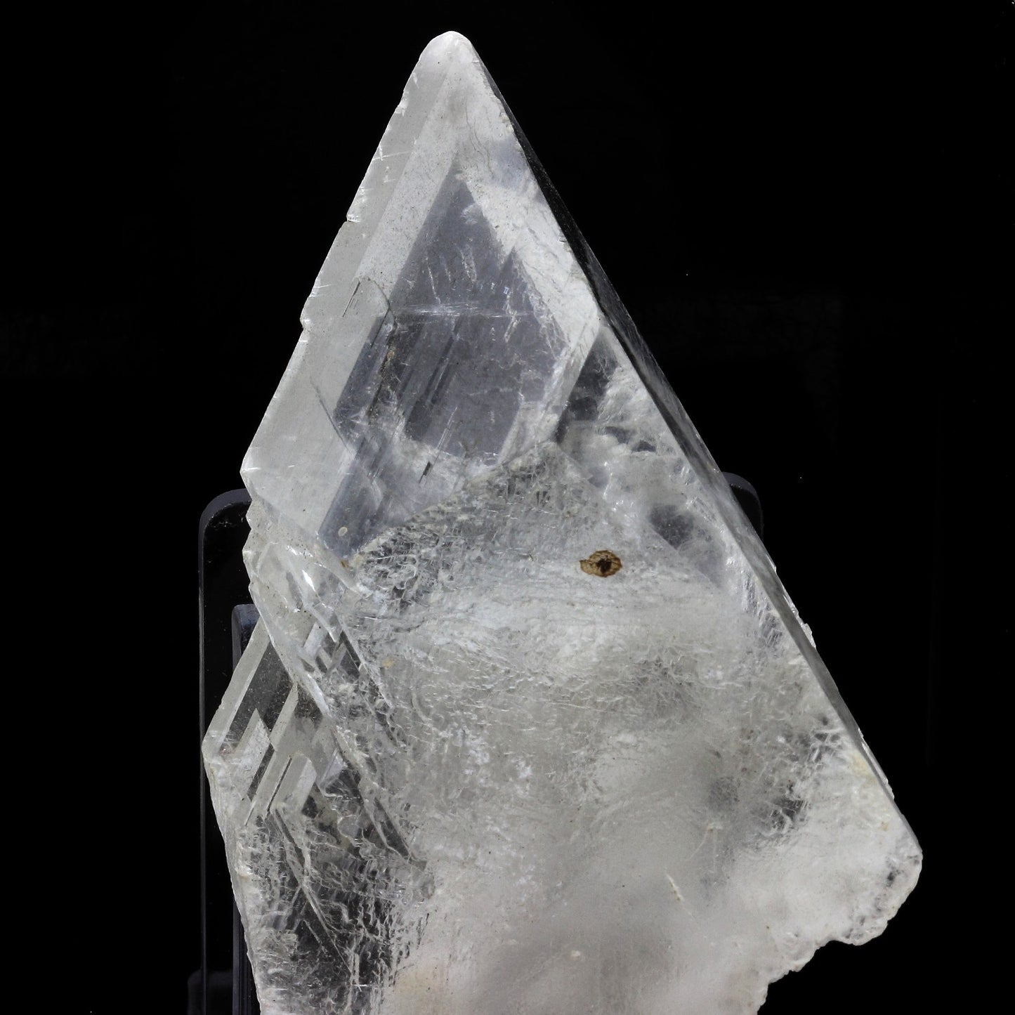 Gypse. 504.2 carats. Gypsum Quarry, Arignac, France