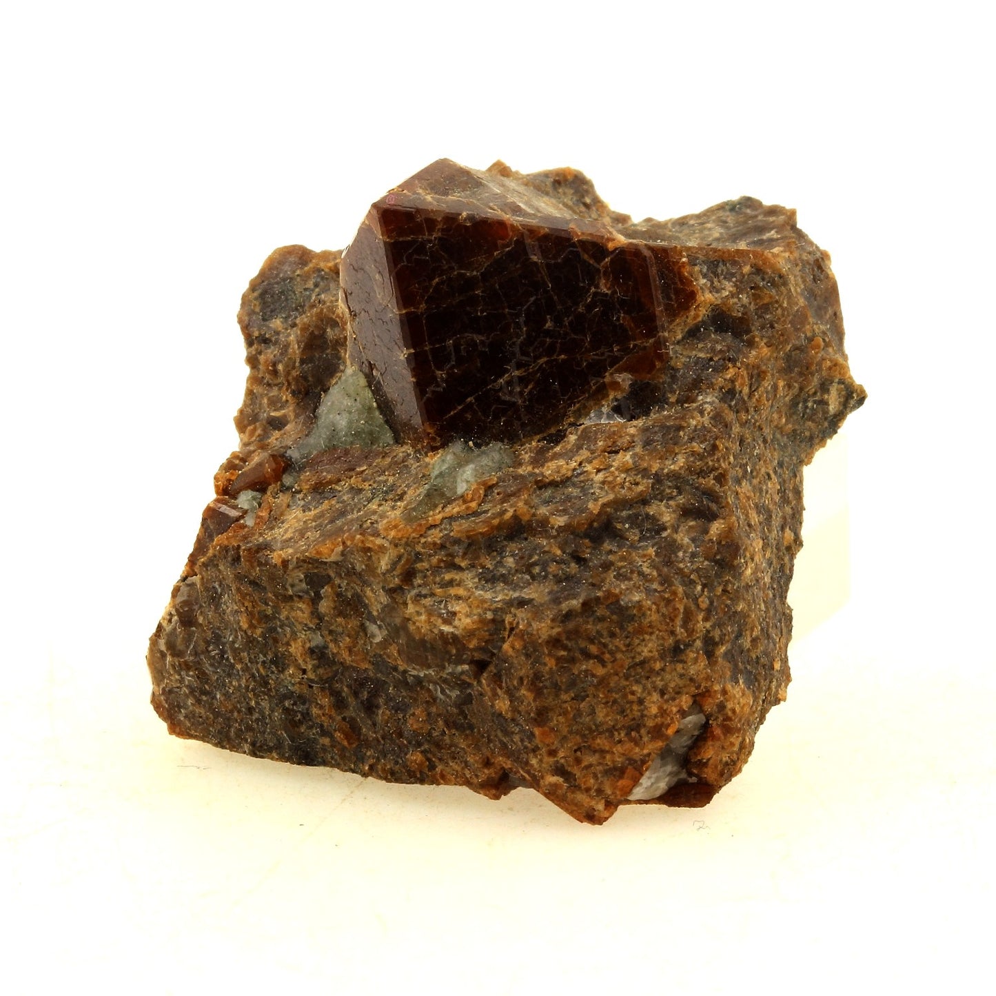 Grenat Grossulaire-Andradite. 130.5 carats. Pyrénées-Orientales, France