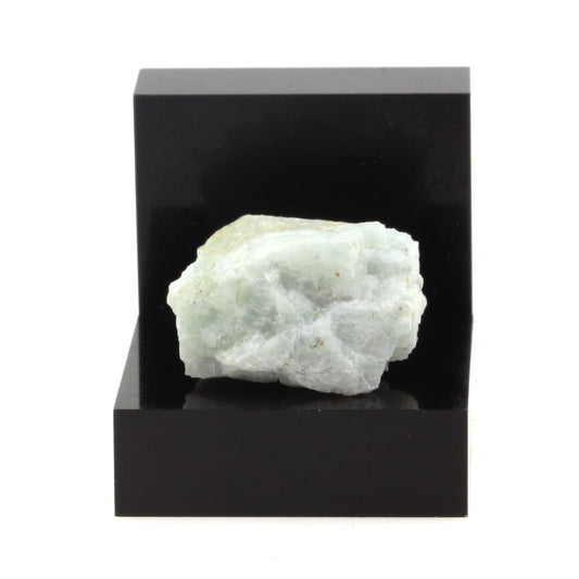 Microcline. 24.6 carats. Buckingham, Québec, Canada