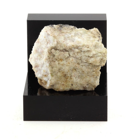 Gypse. 48.1 carats. Estrie, Québec, Canada