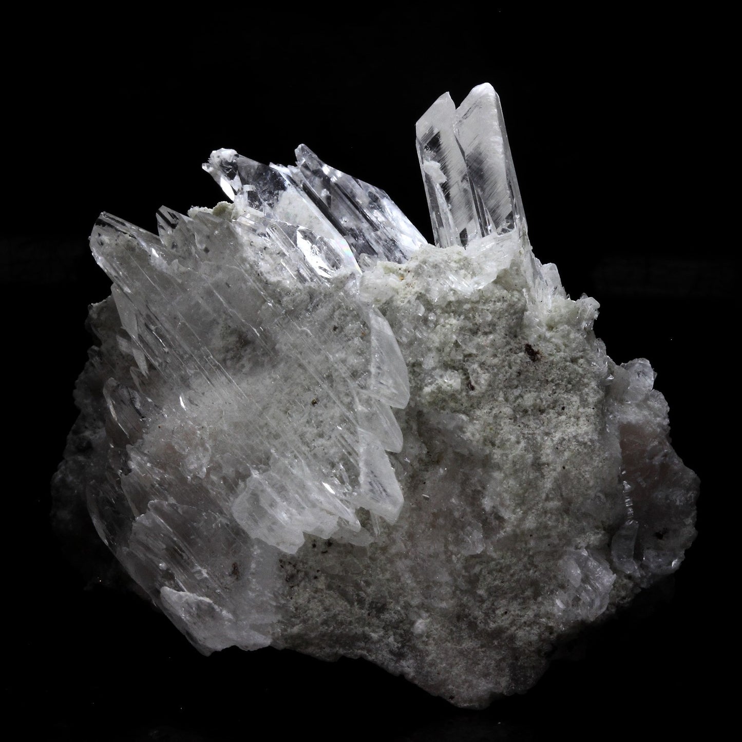 Gypse. 321.8 carats. Gypsum Quarry, Arignac, France