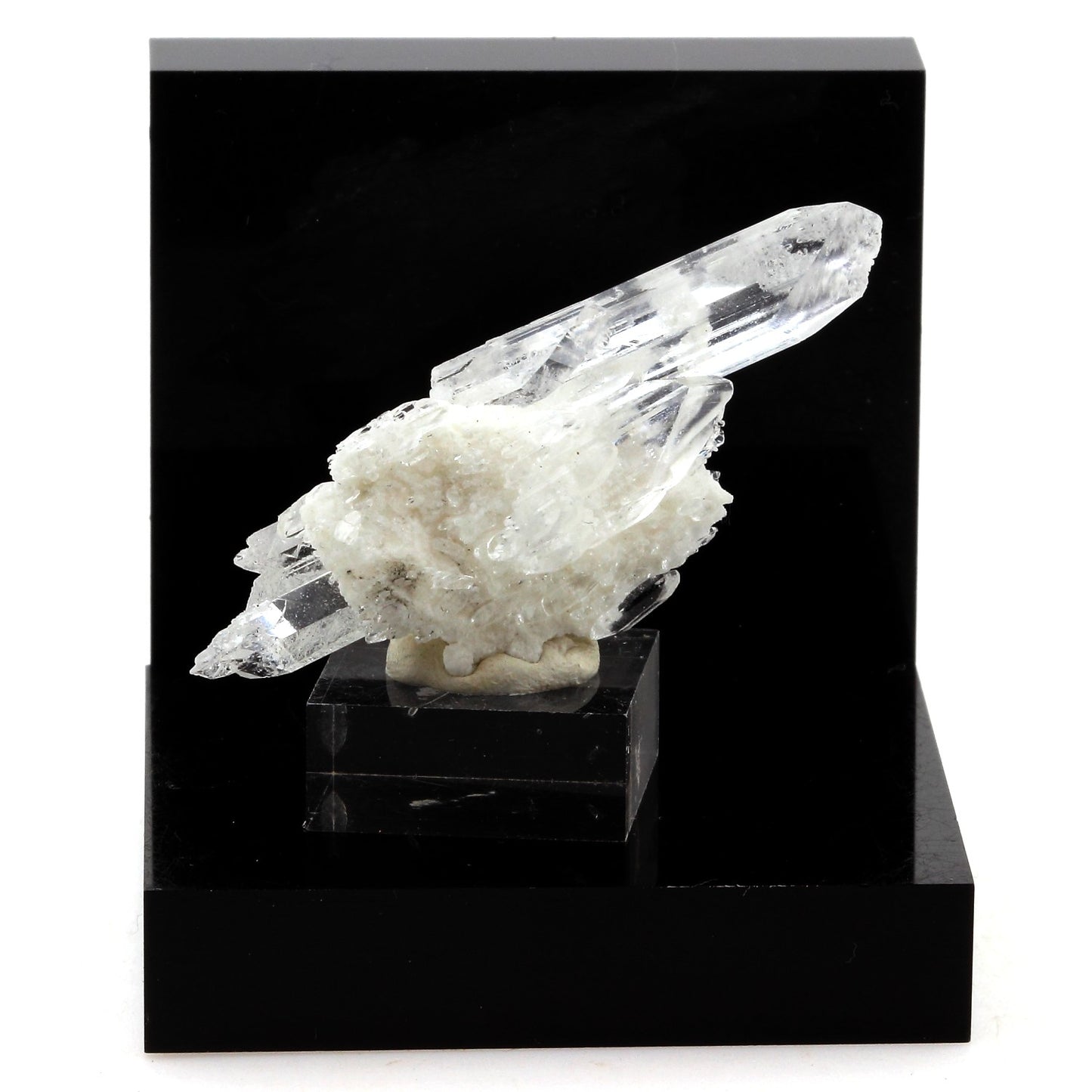 Gypse. 33.7 carats. Gypsum Quarry, Arignac, France