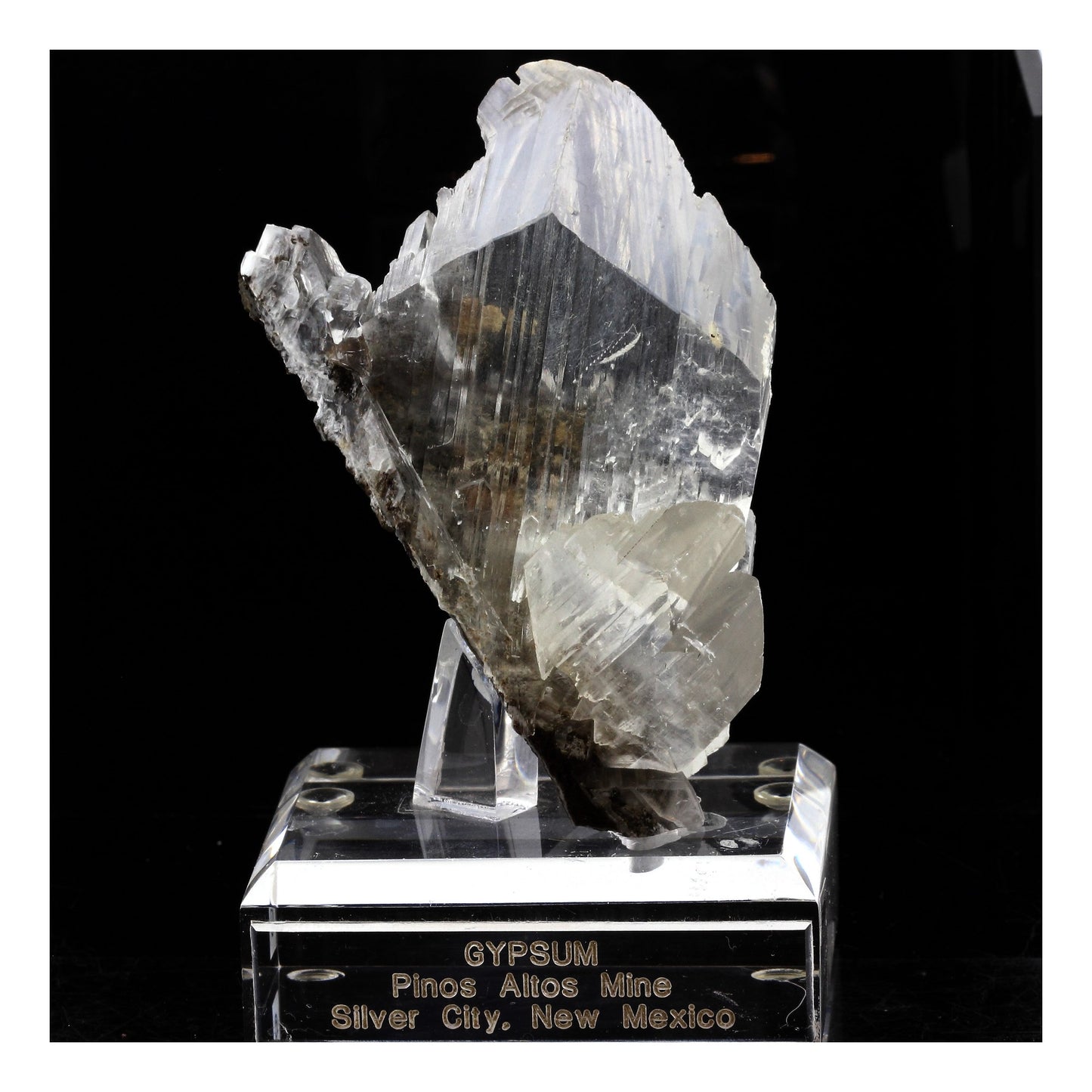 Gypse. 770.5 carats. Pinos Altos Mine, New Mexico, USA