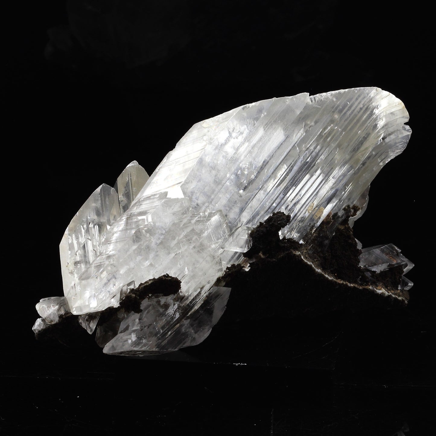 Gypse. 770.5 carats. Pinos Altos Mine, New Mexico, USA