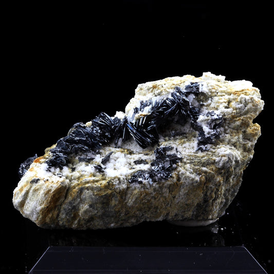 Hematite. 83.0 carats. L'Alpe d'Huez, Oisans, France