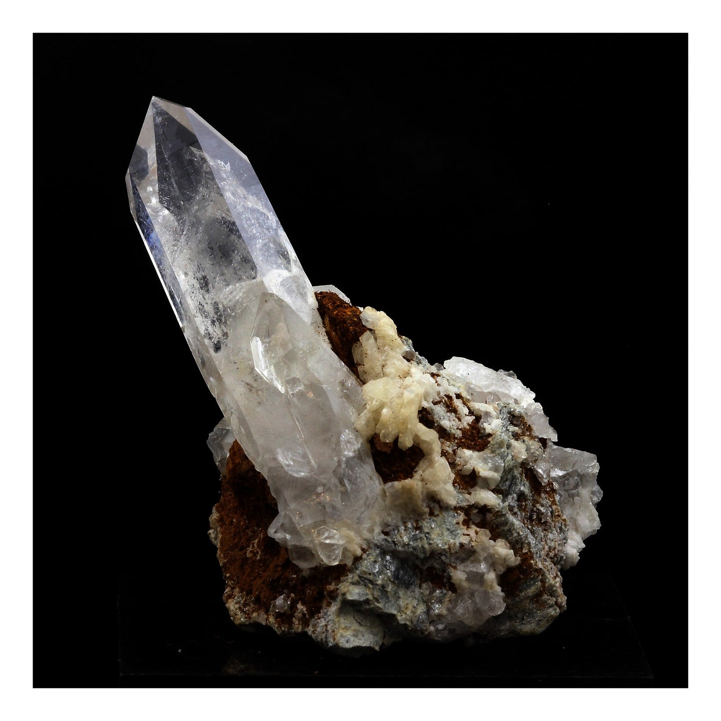 Quartz + Limonite. 185.0 carats. Freney d'Oisans, Bourg d'Oisans, France