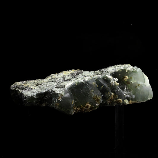 Prehnite. 245.0 carats. La Combe de la Selle, Bourg d'Oisans, France