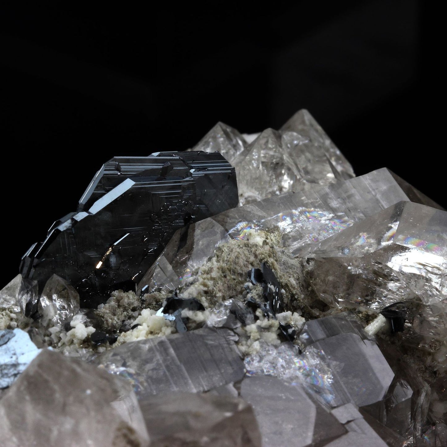 Hematite + Quartz. 2660.0 carats. Cavradi gorge, Grischun, Suisse