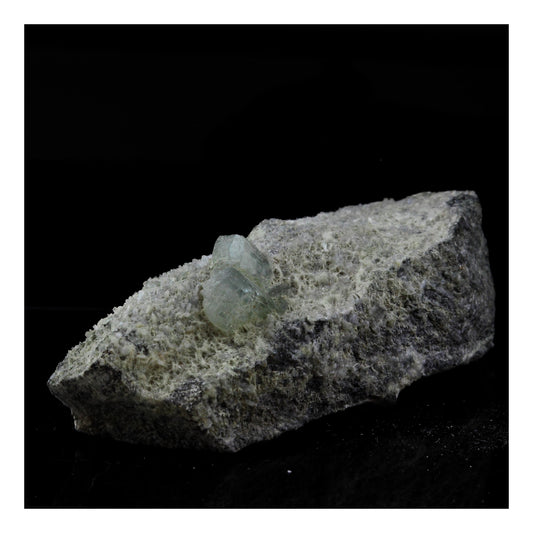 Prehnite. 115.0 carats. La Combe de la Selle, Bourg d'Oisans, France