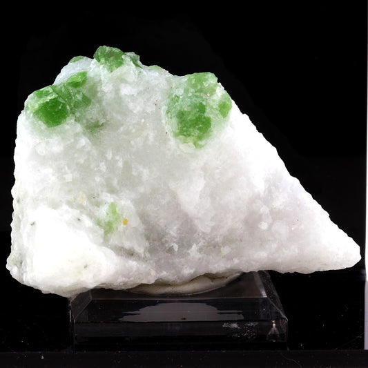 Pargasite, 814.0 carats, Lục Yên District, Vietnam