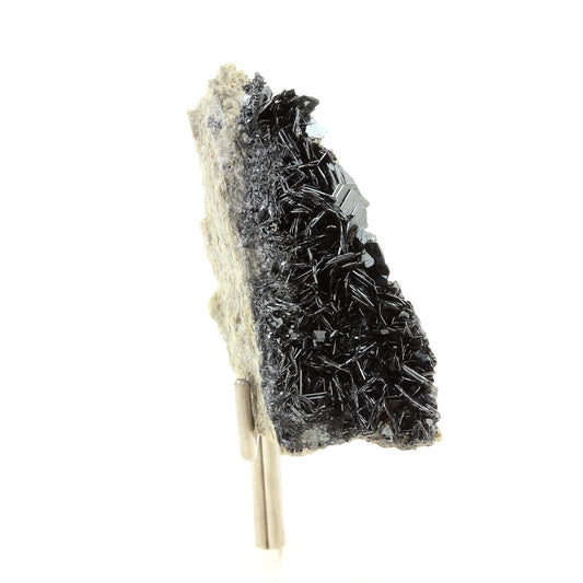 Hematite. 78.0 carats. Massif des Grandes Rousses, Oisans, France