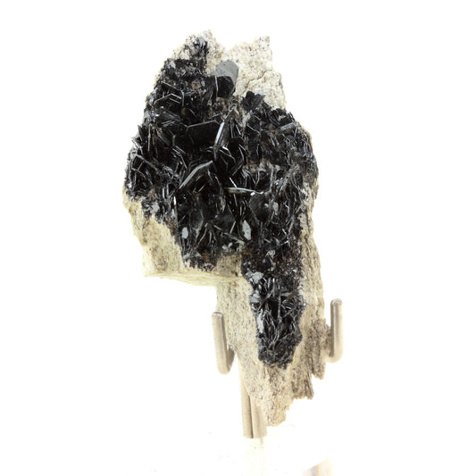 Hematite. 71.0 carats. Massif des Grandes Rousses, Oisans, France