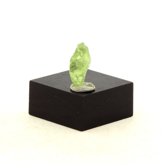 Péridot. 2.43 carats. Almklovdalen, Vanylven, Norvège