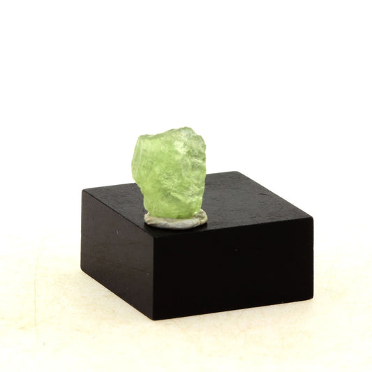 Péridot. 2.48 carats. Almklovdalen, Vanylven, Norvège