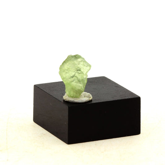 Péridot. 1.85 carats. Almklovdalen, Vanylven, Norvège