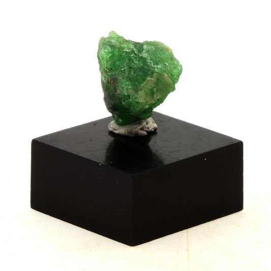 Grenat Tsavorite. 7.9 carats. Manyara Region, Tanzanie