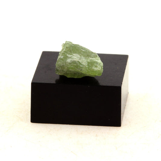 Péridot. 4.35 carats. Almklovdalen, Vanylven, Norvège