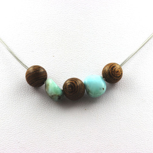 Collier perles bois 8 mm + Larimar de République Dominicaine