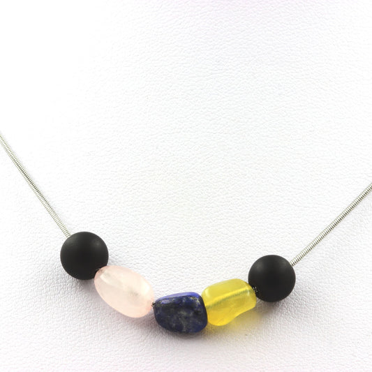Collier perles Onyx noir mat 8 mm + Quartz rose du Brésil + Lapis Lazuli du Pakistan + Opale jaune