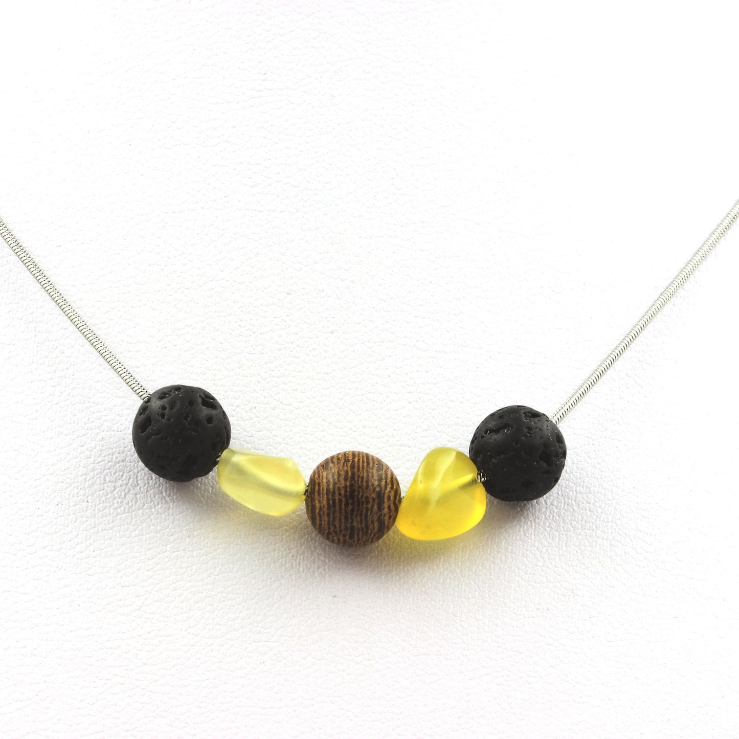 Collier perles bois 8 mm + Lave + Opale jaune d'Australie