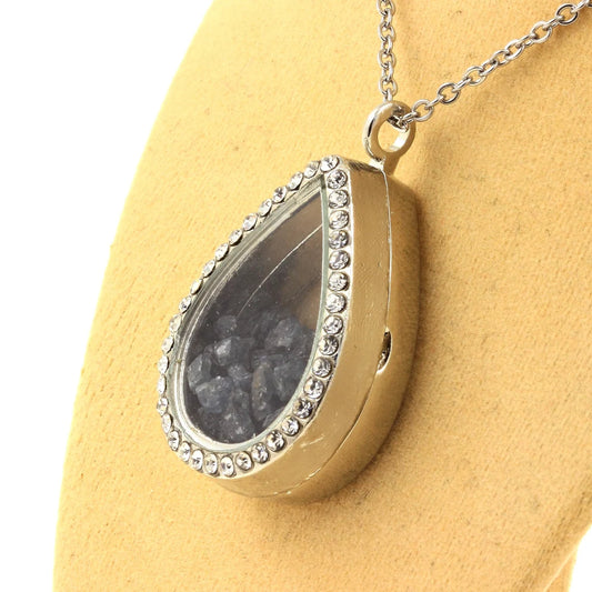 Collier Saphir brut modèle goutte